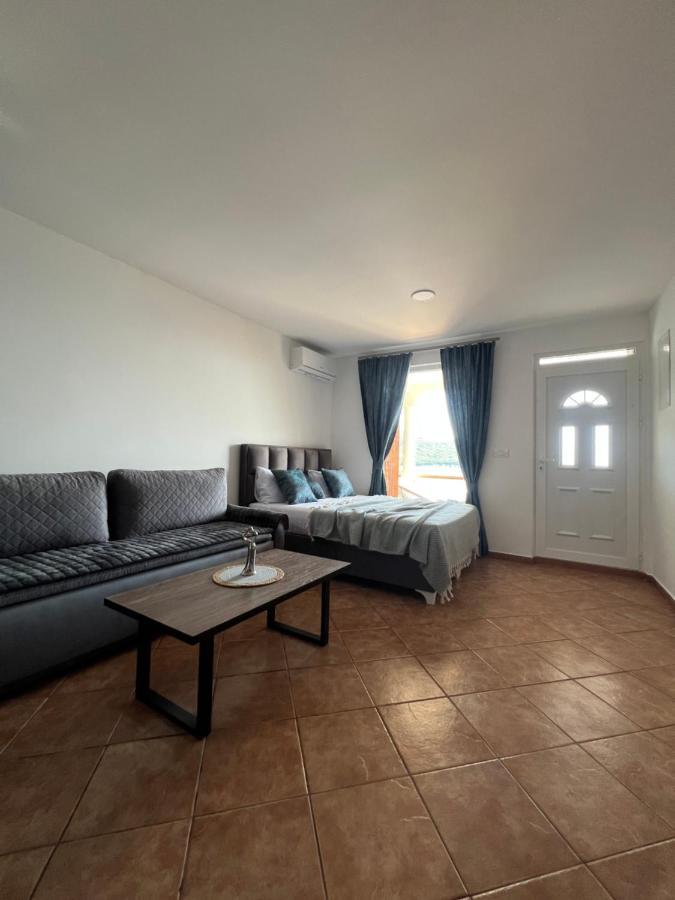 Azzure Apartment Ulcinj Esterno foto
